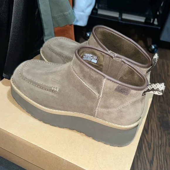 UGG  Cityfunc Ultra Mini-Hickory Color - Picture 2 of 8